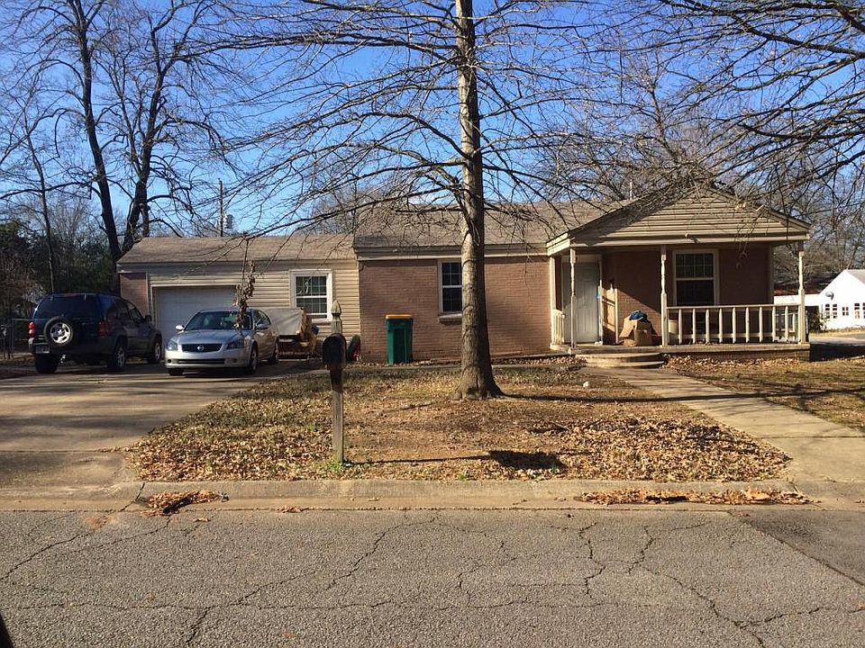 1st image of 224 E North St