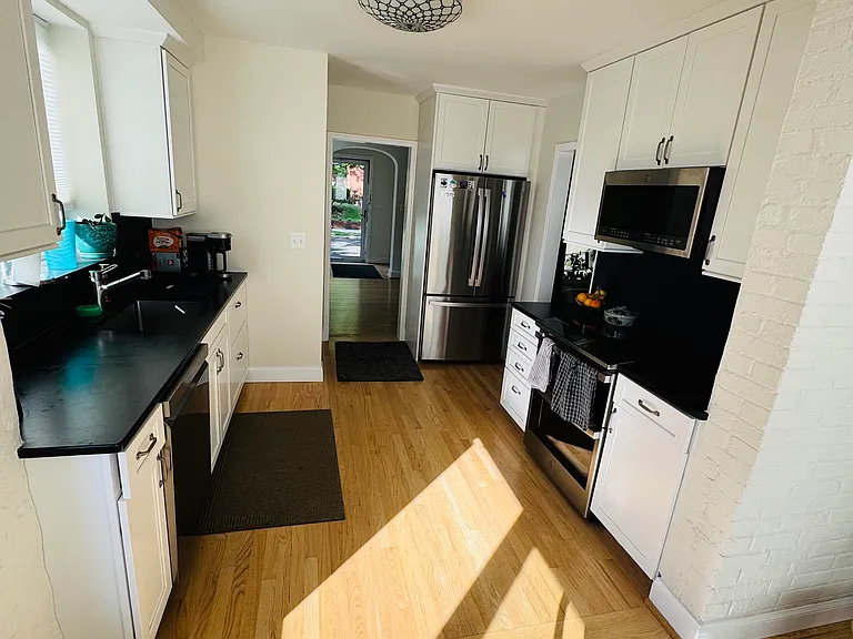 3309 Highwood Dr SE — Photo 7