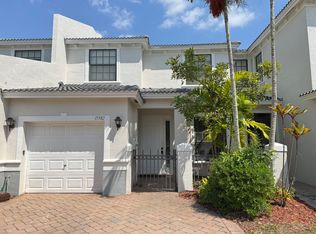 15582 Summit Place Cir, Naples, FL 34119