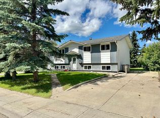9934 S Prairie Rd, Grande Prairie, AB T8V 3S1