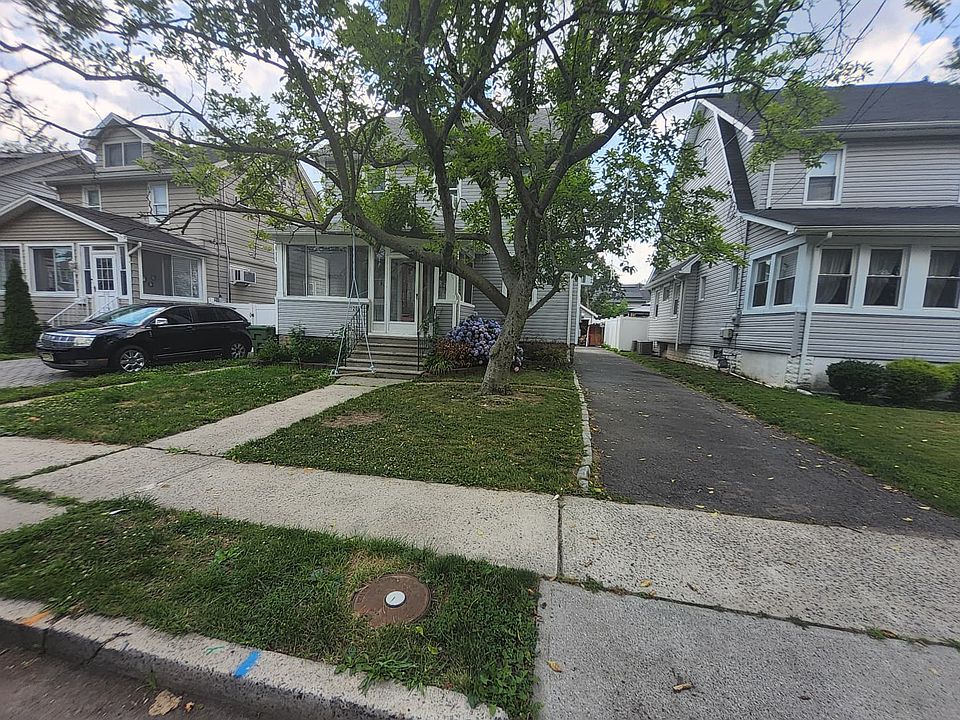1st image of 208 Clover St