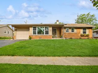 758 Penrith Ave, Elk Grove Village, IL 60007