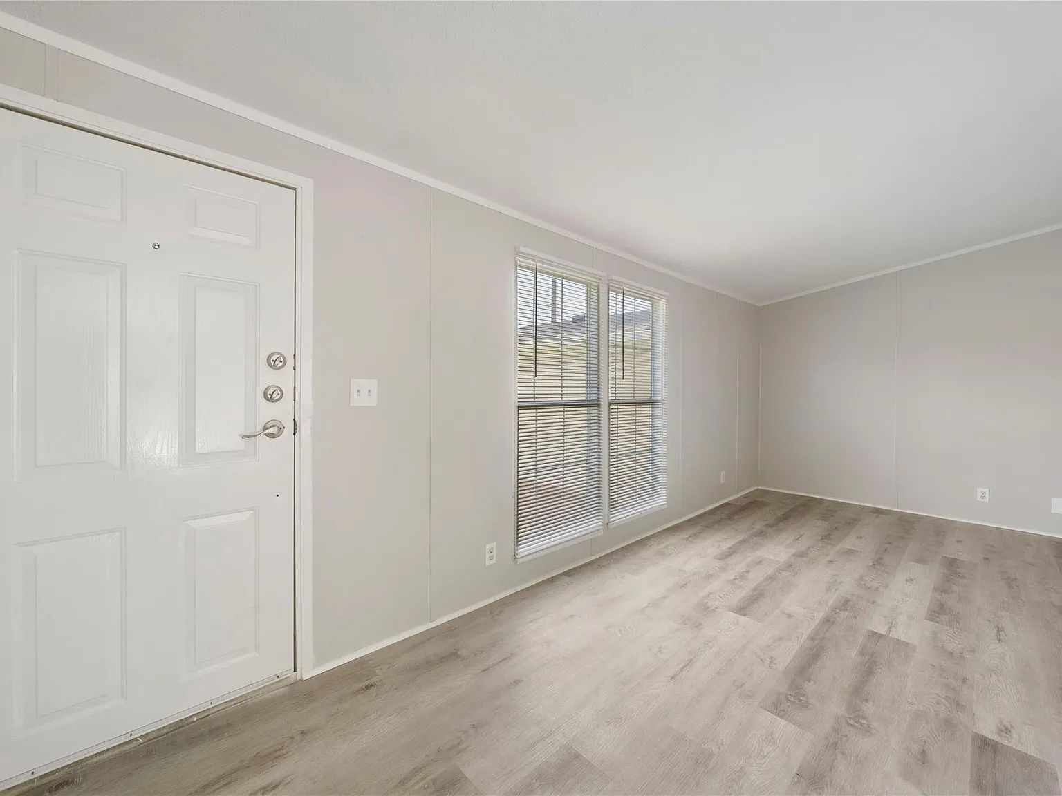 3 bed, 2.0 bath, 1344 sqft, $1,625 — Photo 3
