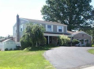 200 Narragansett Dr, McKeesport, PA 15135