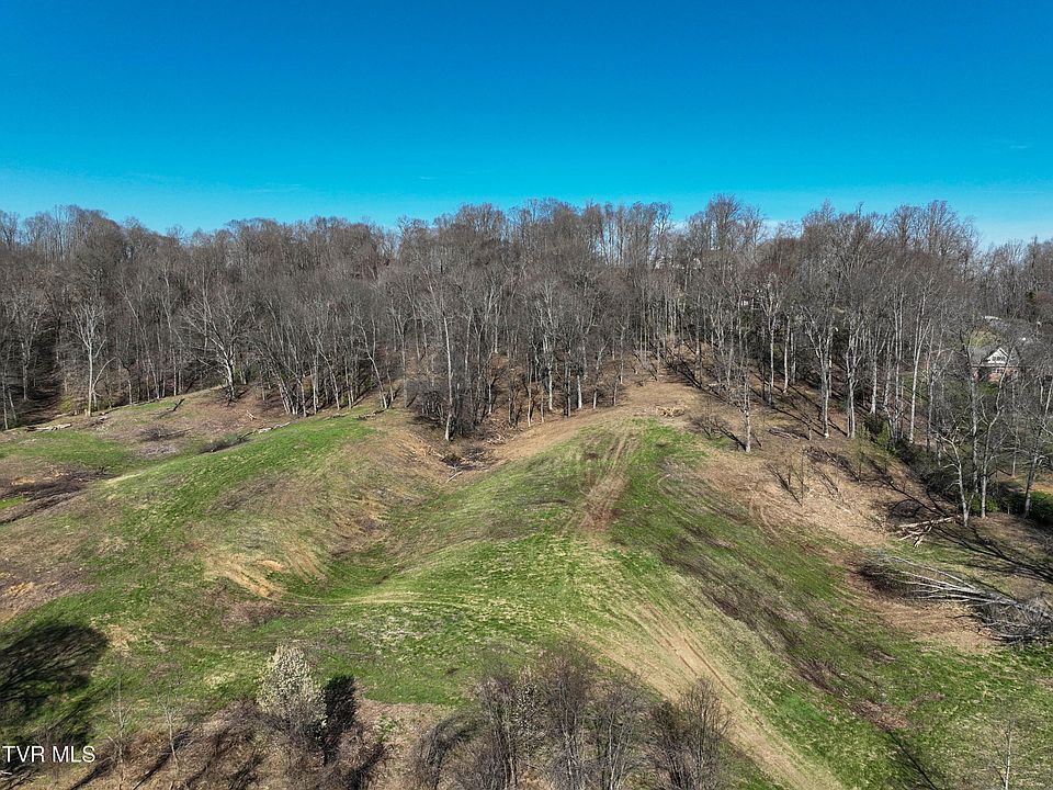 1st image of 11 Strawberry Field Dr