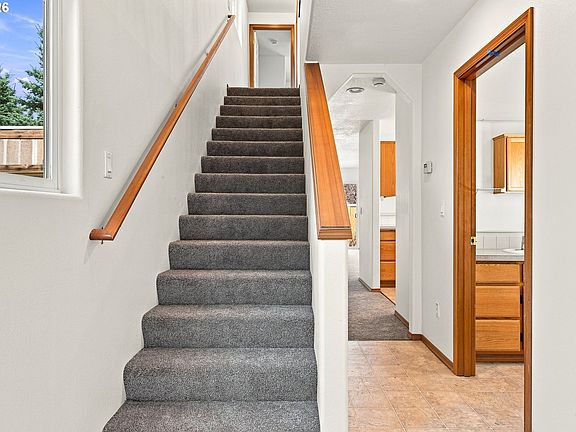 4th image of 5035 SE Ogden St