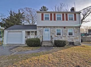20 River St, Dedham, MA 02026