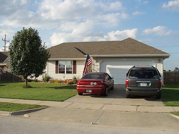 2nd image of 2739 Moonlight St