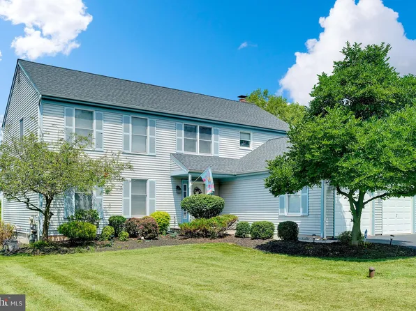 19 Ridgewood Way, Harleysville, PA 19438