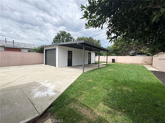 3rd image of 575 E Fernleaf Ave