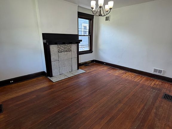 2nd image of 345 Crestline Ave