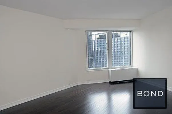 Rented by Bond New York | media 7