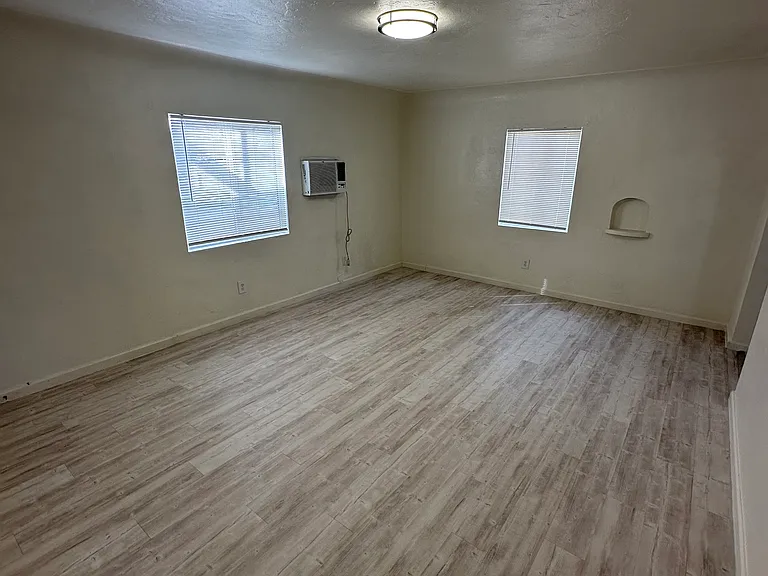 1569 W Harvey Ave #1563 — Photo 1