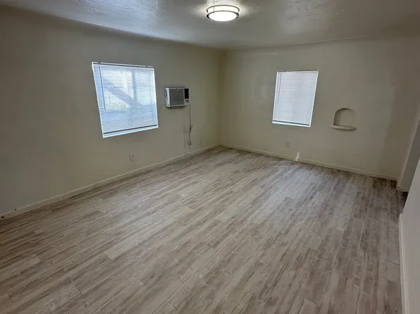 1569 W Harvey Ave #1563, Fresno, CA 93728