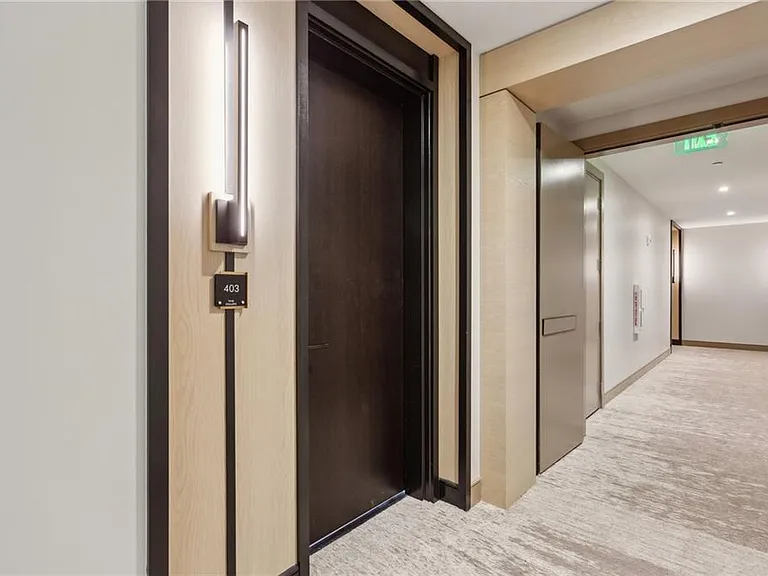 2425 Peachtree Rd NE #403 — Photo 29