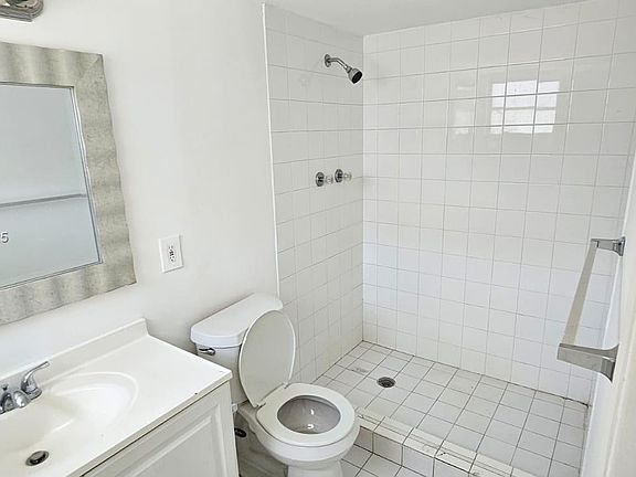 5th image of 15205 6th Ave APT D112