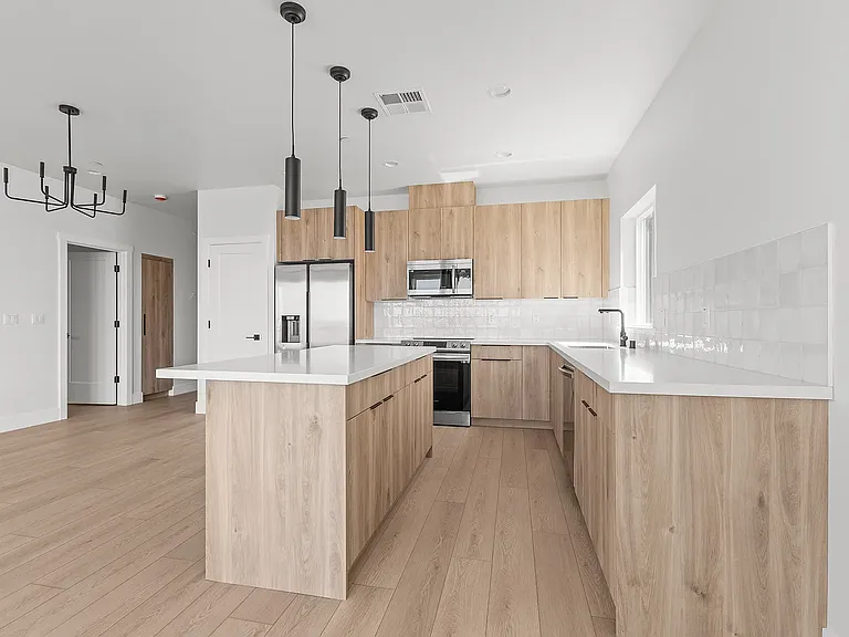 4825 Chippendale Dr — Photo 6