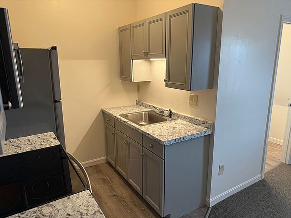 3rd image of 5 Storer St #18