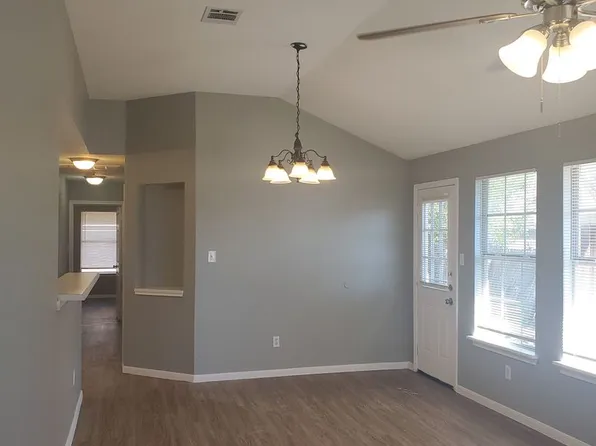 2221 Creekside Ln, 2221 Creekside Ln APT B, Georgetown, TX 78626