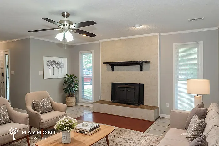 619 Larry Dr — Photo 5