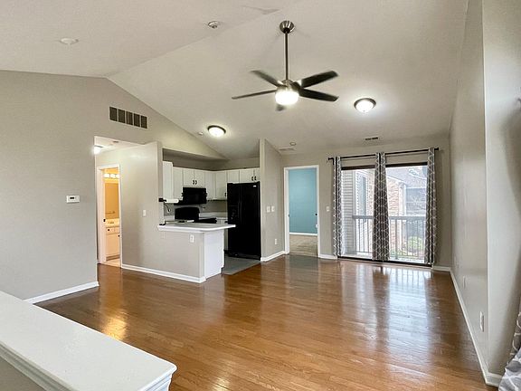 3rd image of 42758 Lilley Pointe Dr #162