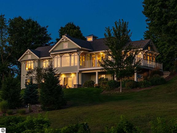 2nd image of 1375 Braebury Way