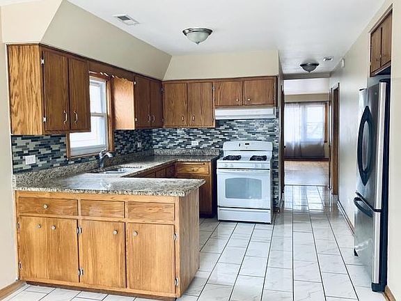 3rd image of 5043 W 32nd Pl Floor 2