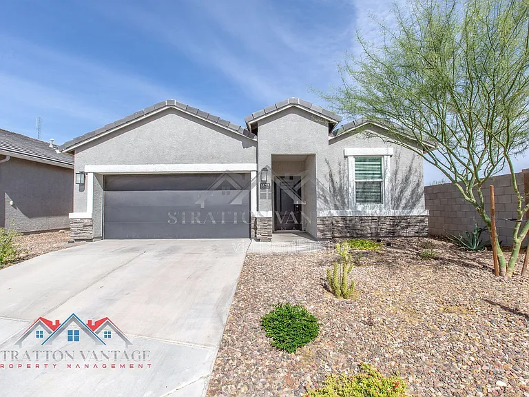 1673 N Wrigley Dr — Photo 1