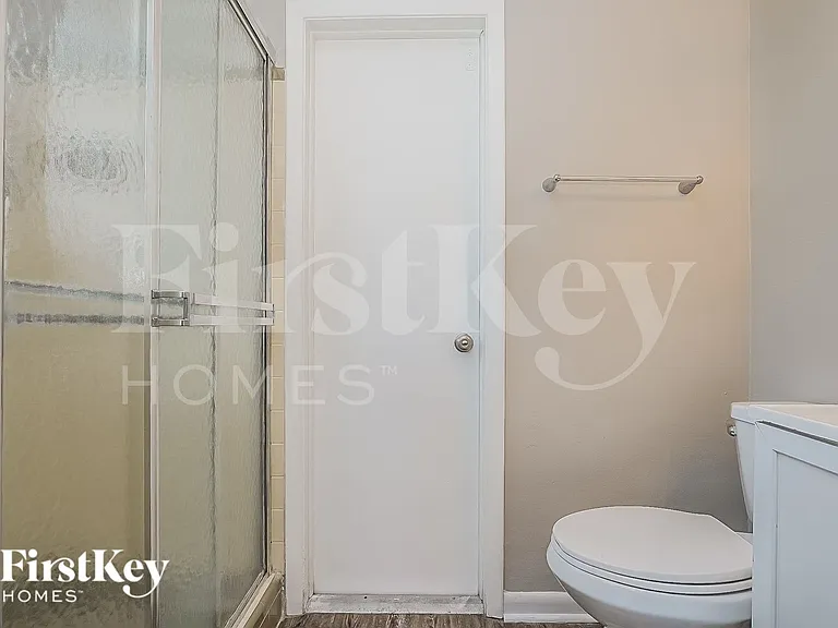 319 Scott Ct — Photo 10