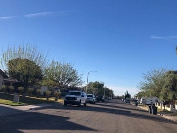 Exterior Neighborhood (street photo)