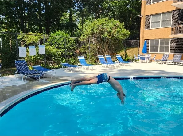 2030 N Adams St APT 402, Arlington, VA 22201