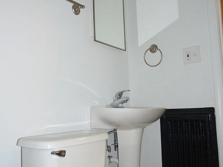 2621 Fairmont Pkwy #4 — Photo 6