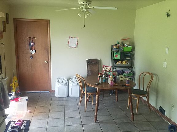 3rd image of 1422 E Jones Ave