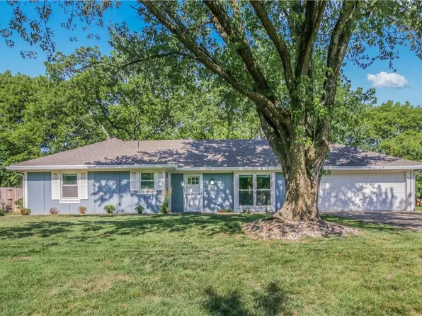 18996 Lowell Ave, Stilwell, KS 66085