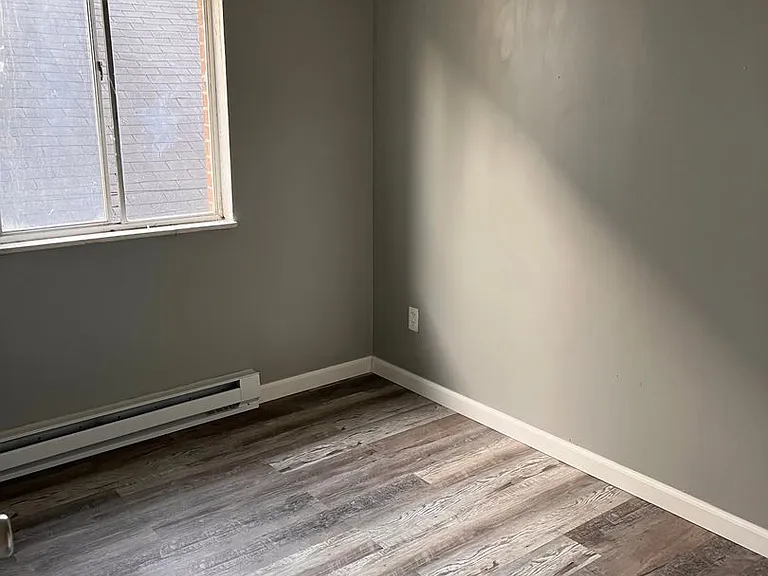 323 Xenia Ave — Photo 7