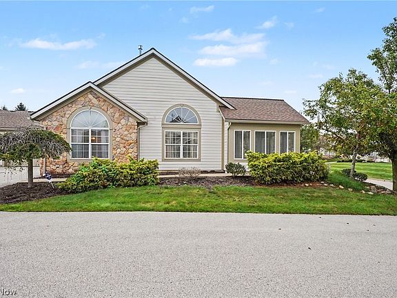 2nd image of 604 Crossings Cir