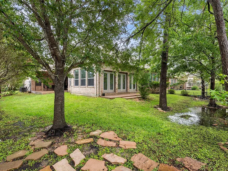 19 Driftdale Pl — Photo 45