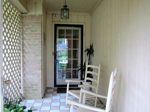 2nd image of 523 Bayview Dr