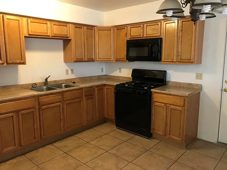 1402 S Highland Ave #2 — Photo 1
