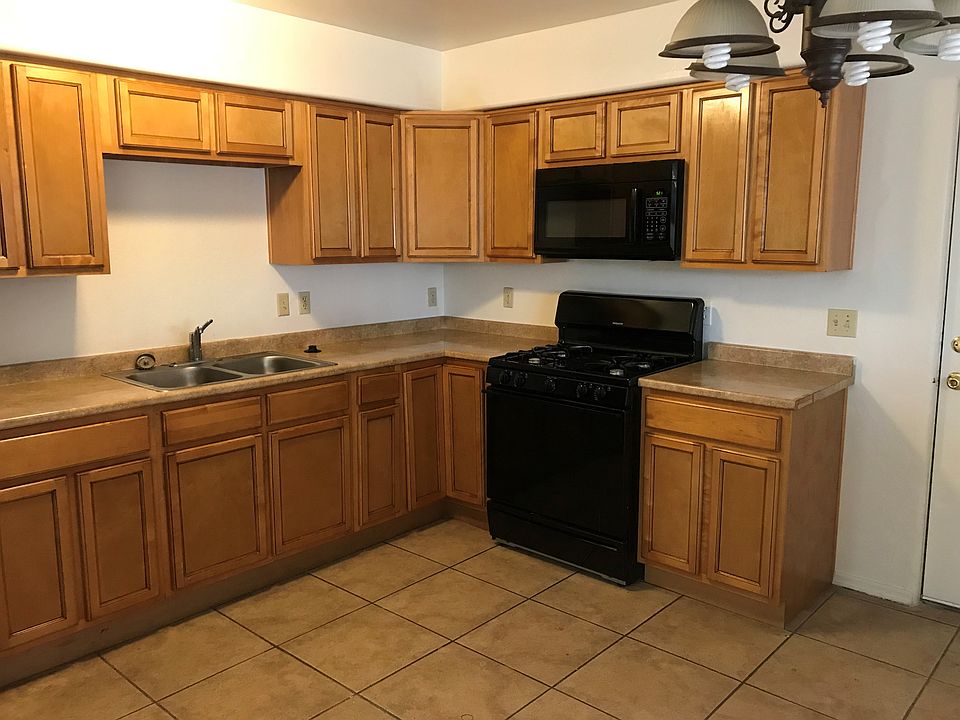 1st image of 1402 S Highland Ave #2