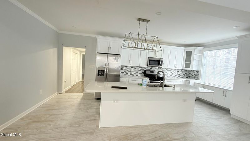 4th image of 1314 W High Street