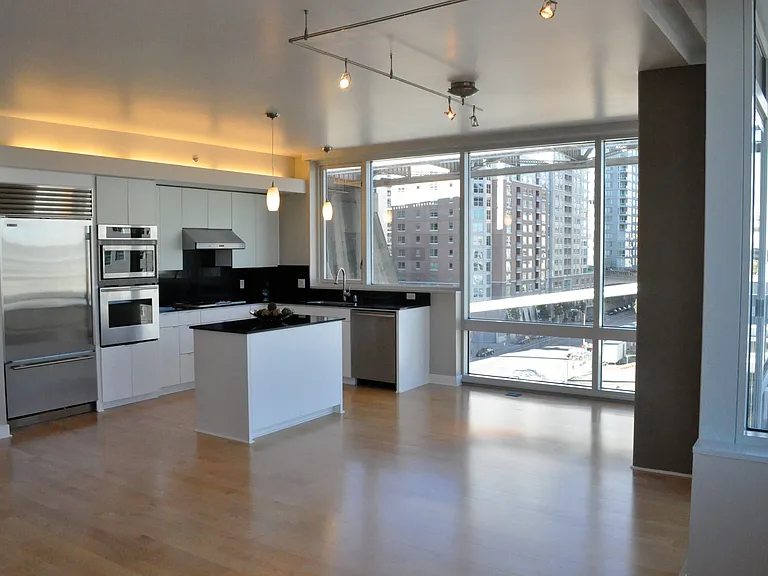 501 Beale St #7D — Photo 3