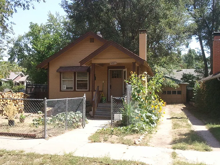 431 Custer Ave — Photo 1