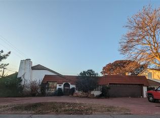 1300 Gholston Ave, Clinton, OK 73601