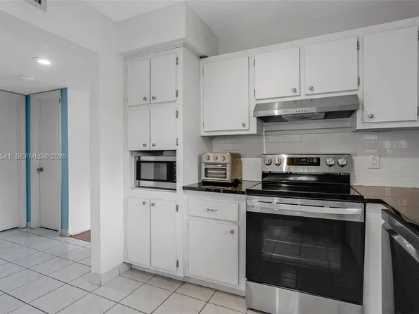 182 Lakeview Dr APT 204, Fort Lauderdale, FL 33326