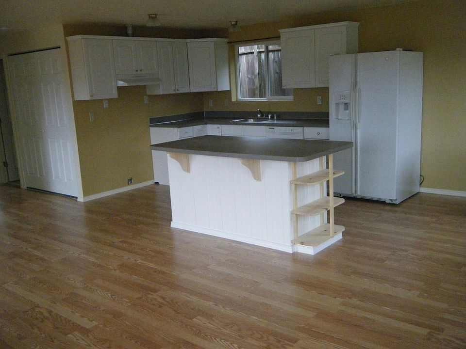 2nd image of 814 Ford Ave