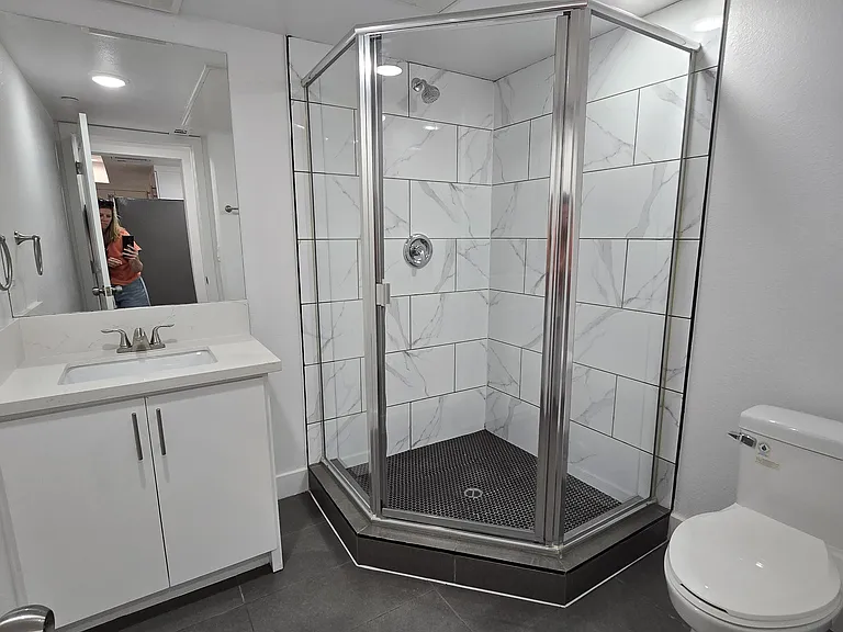 1807 Workman St #3/4 — Photo 4