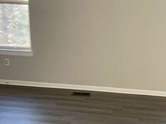 5th image of 16198 Henderson Ln