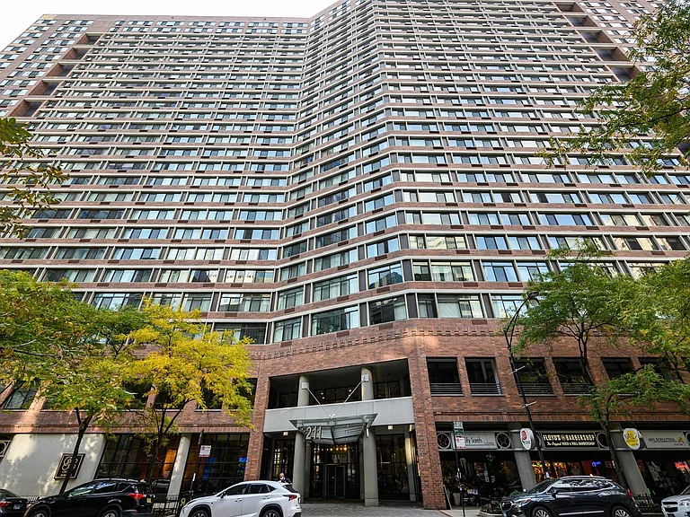 211 E Ohio St #2519 — Photo 1
