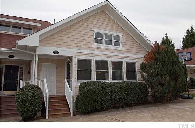 1st image of 302 McGregor Dr